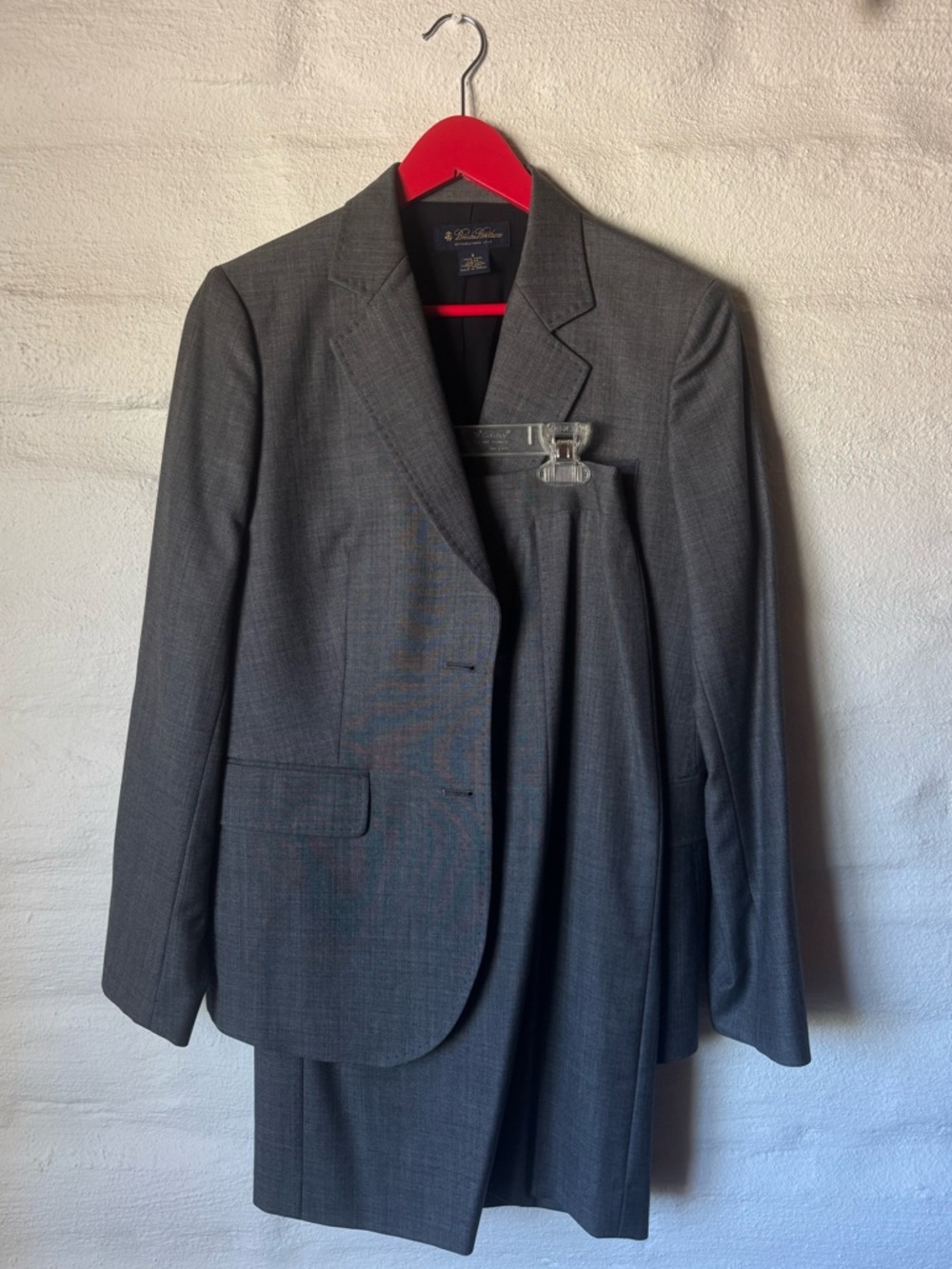 90s BROOKS BROTHERS 
TWO PIECE SKIRT AND SUIT JACKET 
SIZE 8
LIKE NEW